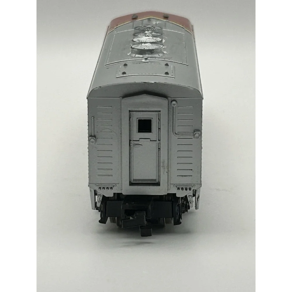 Model Power HO Scale Santa Fe Diesel Locomotive Engine Untested Read: SEE PHOTOS
